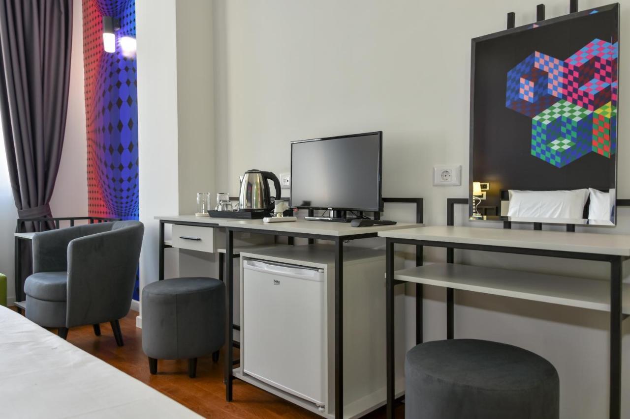 Osten Art Hotel Скопие Екстериор снимка
