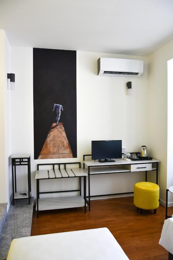 Osten Art Hotel Скопие Екстериор снимка