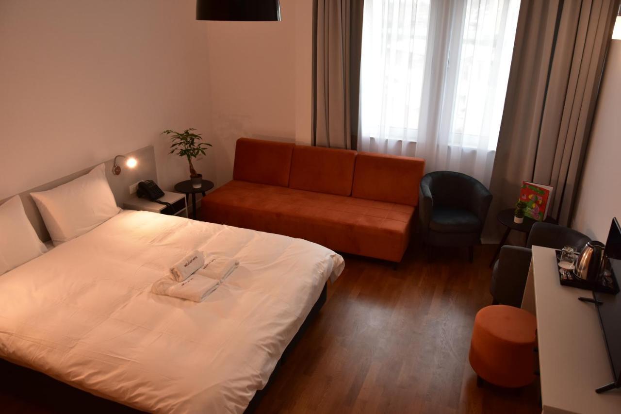 Osten Art Hotel Скопие Екстериор снимка