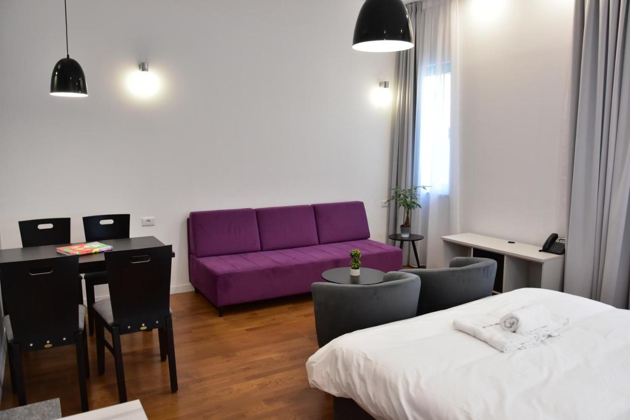 Osten Art Hotel Скопие Екстериор снимка