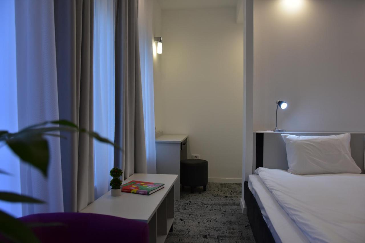 Osten Art Hotel Скопие Екстериор снимка