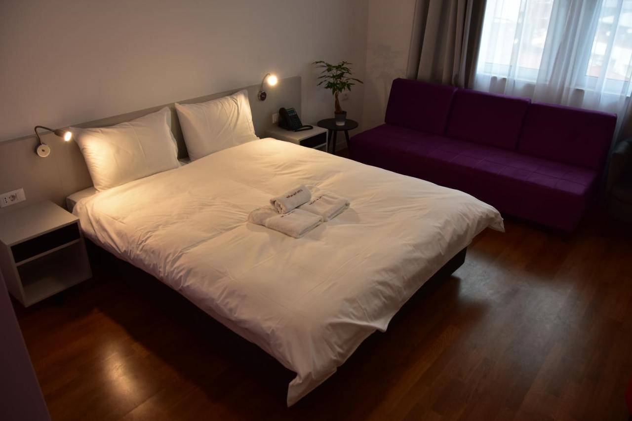 Osten Art Hotel Скопие Екстериор снимка