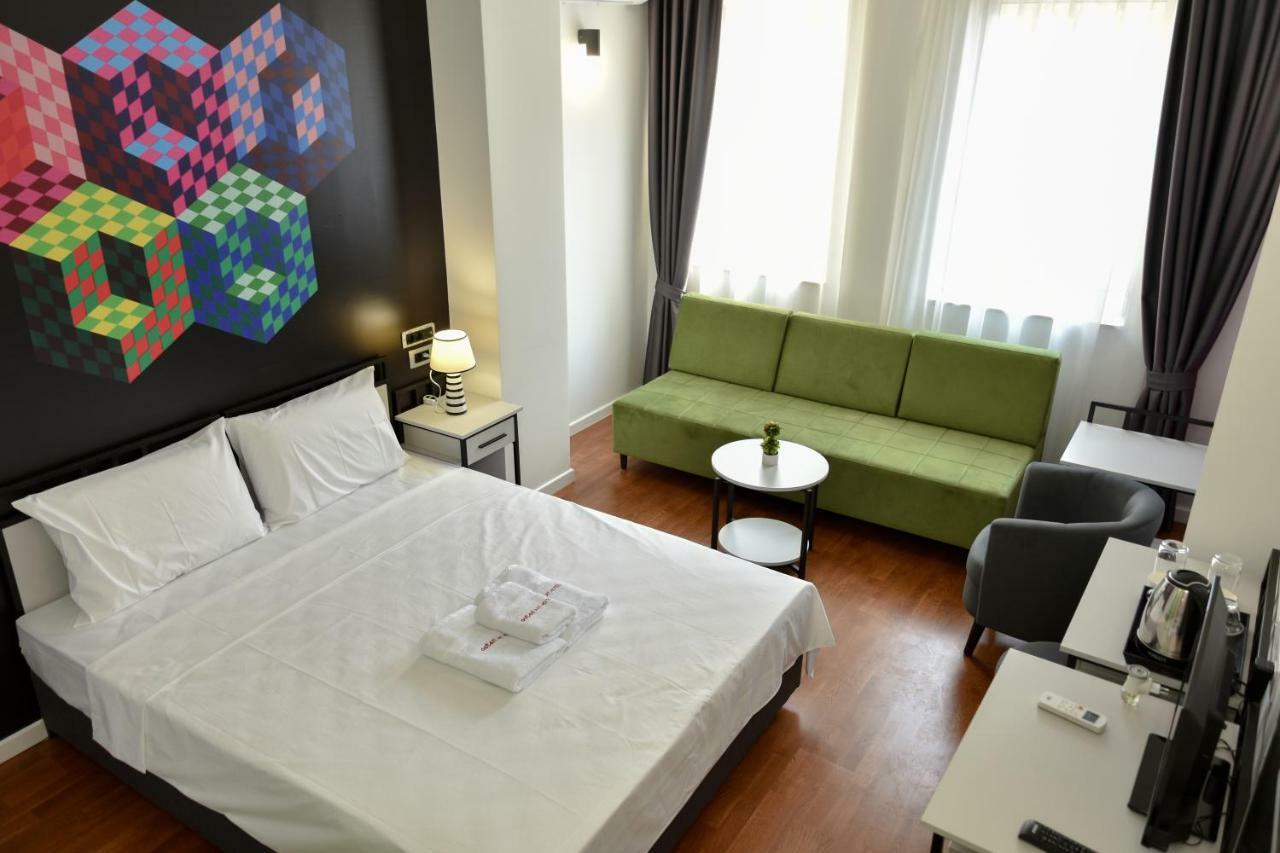 Osten Art Hotel Скопие Екстериор снимка